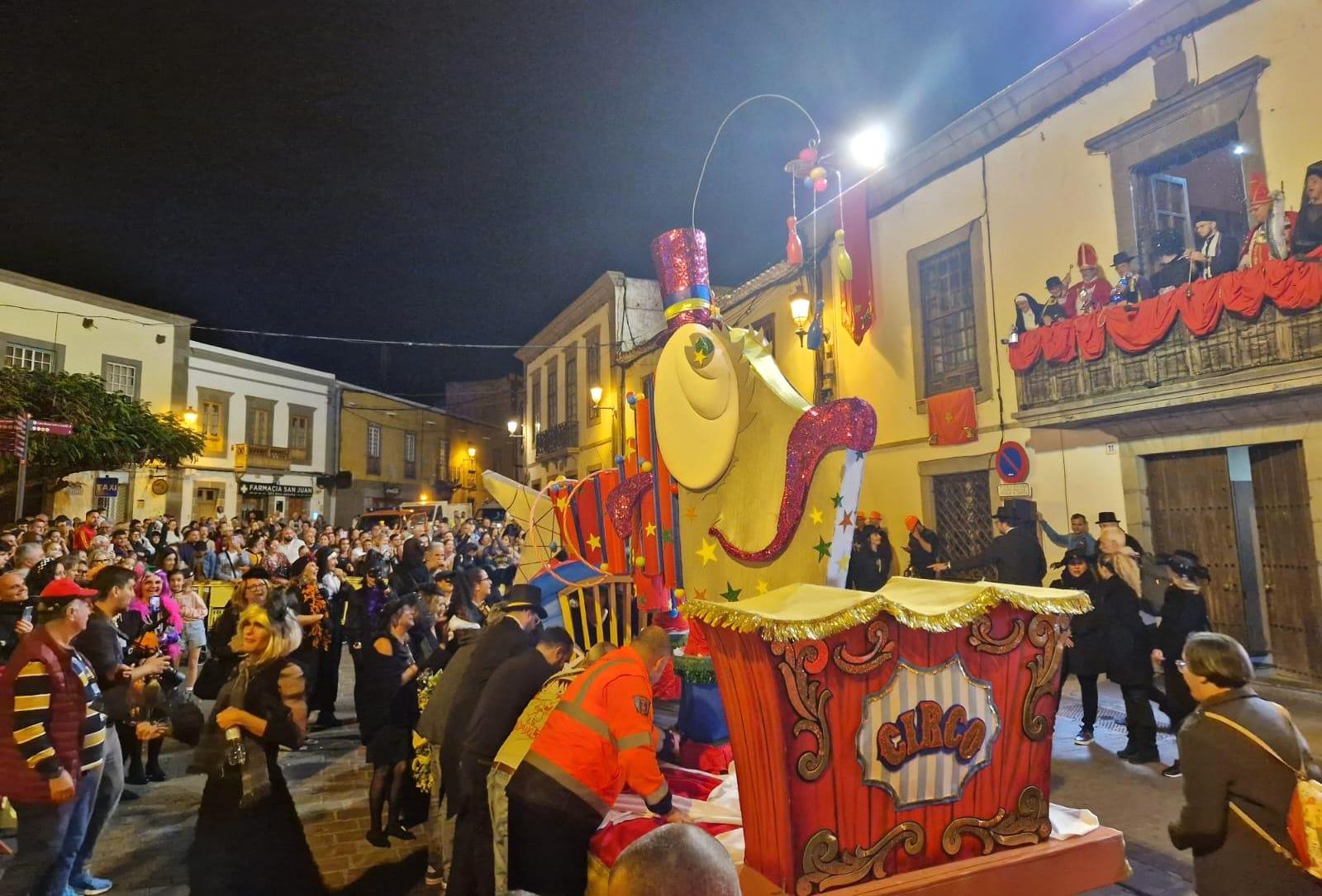 LA CABALGATA DEL ENTIERRO DE LA SARDINA EN TELDE SE REALIZÓ SIN PLAN DE SEGURIDAD