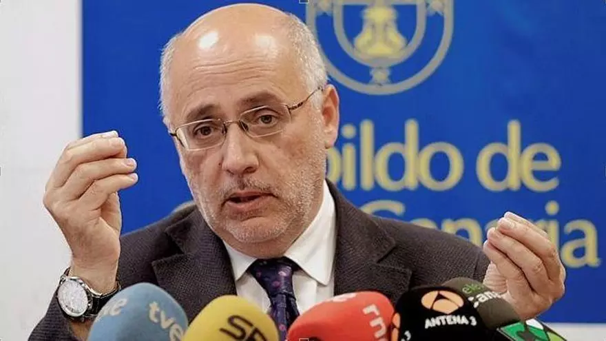 ANTONIO MORALES SE DESMARCA DE LA OPA HOSTIL DE COALICIÓN CANARIA CON LOS «MUNICIPALISTAS» TRÁNSFUGAS