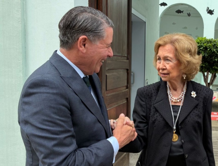 ÁNGEL GARCÍA PRESENTE EN LA ORGANIZACIÓN DEL ACTO DE LA INVESTIDURA DE LA REINA SOFÍA COMO DOCTORA HONORIS CAUSA POR LA ULPGC