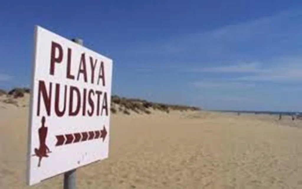 EL COLECTIVO DE NATURISTAS DE TELDE DENUNCIA EXCLUSIÓN EN LA NUEVA ORDENANZA DE PLAYAS