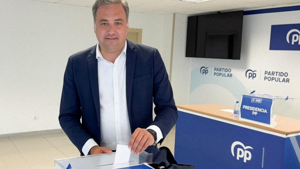 ASCENSO, DIMISIÓN… O DESAPARICIÓN: EL CASO CARLOS ESTER Y EL PP QUE DEJÓ DE EXISTIR EN GRAN CANARIA